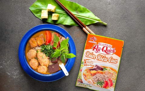 Cách nấu bún riêu ngon chuẩn vị với Aji-Quick® Bún Riêu Cua