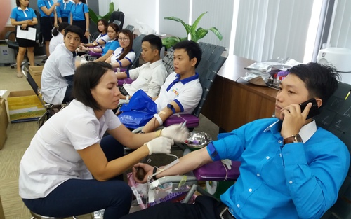 300 nhân viên VietBank tình nguyện hiến máu