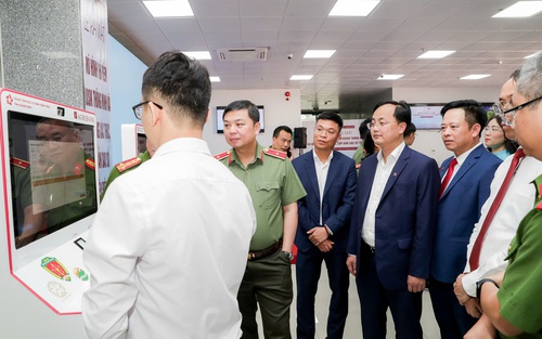 Agribank đồng hành cùng tỉnh Quảng Ninh triển khai mô hình Kiosk thông minh
