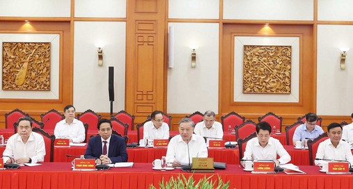 Bộ Chính trị cho ý kiến phương án nhân sự cấp ủy chuẩn bị Đại hội đại biểu Đảng bộ Quân đội