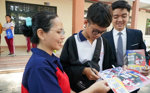 Nhiều trường đại học điều chỉnh tổ hợp xét tuyển