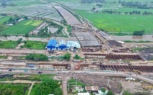 Gấp rút mở luồng riêng chở cát cho Vành đai 3 TP HCM