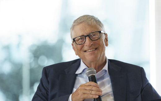 Tỉ phú Bill Gates làm từ thiện 200 tỉ USD, công kích tỉ phú Elon Musk