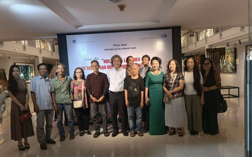 Tự hào với triển lãm "Học tập và làm theo tư tưởng, đạo đức, phong cách Hồ Chi Minh"