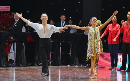 Cặp đôi Phan Hiển, Thu Hương đoạt cú ăn 3 tại Giải Dancesport Festival 2025