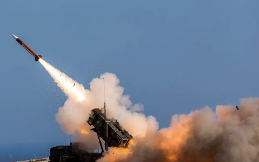 Tổng thống Donald Trump báo "tin vui Patriot" cho Ukraine