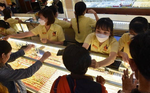 Giá vàng hôm nay, 4-7: Bất ngờ đảo chiều lao dốc, vì sao?