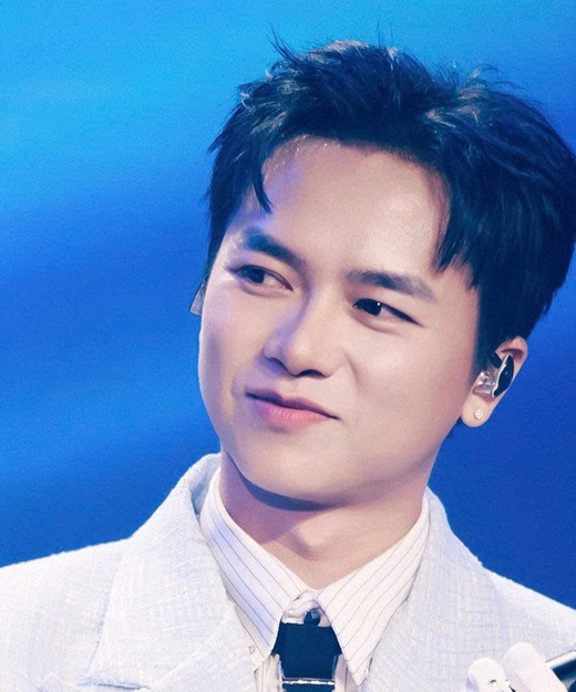 Bùi Công Nam là ứng viên giải Mai Vàng lần thứ 31-2025 hạng mục Nam ca sĩ được yêu thích nhất