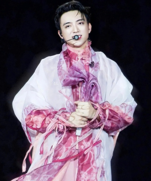 SOOBIN là ứng viên giải Mai Vàng lần thứ 31-2025 hạng mục Nam ca sĩ được yêu thích nhất