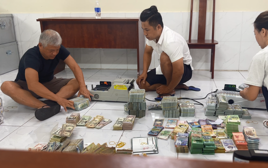 Công an TP HCM triệt phá đường dây rửa tiền, bắt một chủ tiệm vàng ở Tân Bình