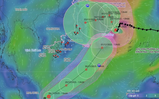 Xuất hiện áp thấp nhiệt đới giật cấp 9 hướng vào Nam Biển Đông, bão số 15 luẩn quẩn đổi hướng