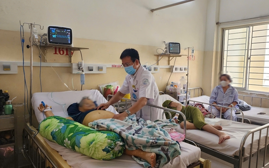 TP HCM: Số ca COVID-19 tăng nhanh do biến thể NB.1.8.1