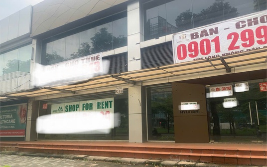 "Phố nhà giàu" Phú Mỹ Hưng đìu hiu, mặt bằng cho thuê treo bảng dài ngày, vắng người thuê