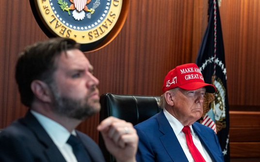 Nóng: Tổng thống Donald Trump tuyên bố Iran, Israel đồng ý ngừng bắn
