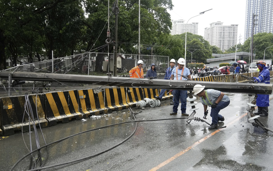 Bão Wipha (bão số 3) tiến vào, Hồng Kông, Trung Quốc đại lục "nín thở"