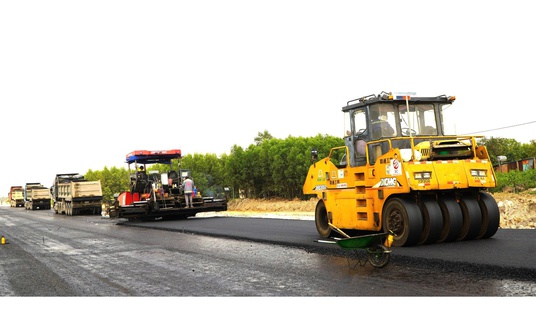 Hình ảnh thi công xuyên Tết ở sân bay Long Thành, cao tốc Biên Hòa - Vũng Tàu