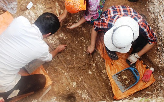 Bộ xương nữ tu “dâm ô” được chôn trong tư thế kỳ lạ