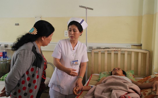 ĐIỂN HÌNH TIÊN TIẾN TRONG CNVC-LĐ TP HCM: Tự hào blouse trắng