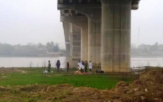 Đi chăn bò, phát hiện xác chết tỷ lệ kèo góc nhà cái trên sông Mã