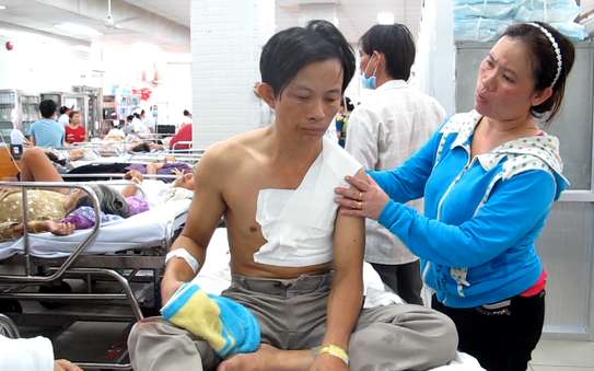 tỷ lệ kèo nhà cái malaysia tải tông tỷ lệ kèo nhà cái malaysia khách: Cấp cứu 3 người bị thương nặng