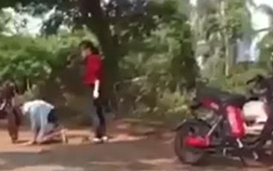 2 nữ tỷ lệ kèo nhà cái hôm nay vì mâu thuẫn trên facebook bị hạ hạnh kiểm