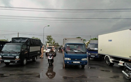 Dân vây trạm tỷ lệ kèo nhà cái 88 đòi miễn phí, Quốc lộ 1 ách tắc