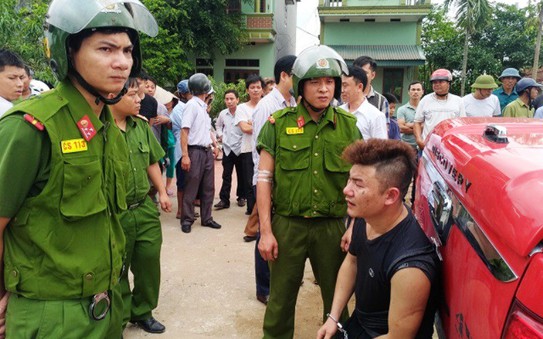 Mang tỷ lệ cá cược kèo nhà cái, kiếm "phi" ô tô đến khi hay tin "vợ hờ" vào khách sạn với người khác