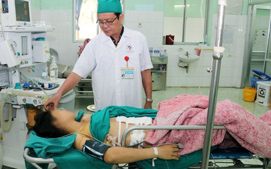 Nghĩ vợ là công an đến bắt, chồng đâm tới tấp kèo nhà cái tỷ lệ cá cược vợ trẻ