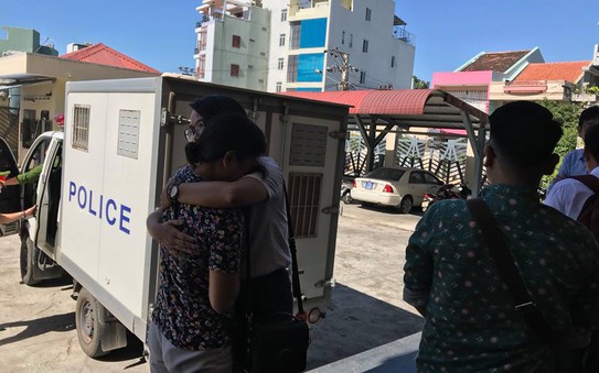 Giám đốc ra tòa, vợ và em vợ cũng bị bắt