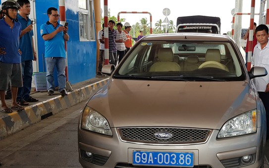 Tài xế xe biển số xanh phản ứng, tỷ lệ cá cược kèo nhà cái xả trạm lần thứ 2