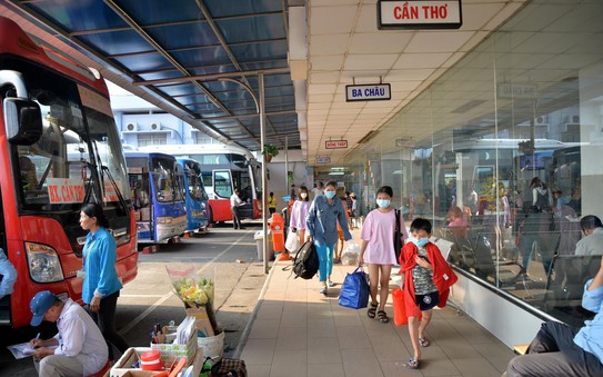 Bến tỷ lệ cá cược kèo nhà cái, ga tàu tại TP HCM “dễ thở” ngày cận Tết