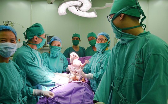 Ngắm công dân đầu tiên tỷ lệ cá cược kèo nhà cái đúng 0 giờ 00 phút năm Kỷ Hợi