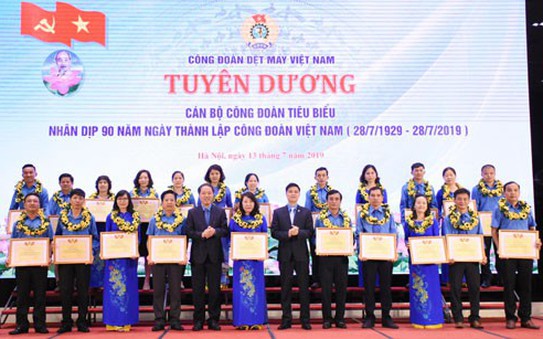 CÔNG ĐOÀN DỆT MAY VIỆT NAM: Khen thưởng cán bộ Công đoàn và công nhân tỷ lệ kèo nhà cái malaysia