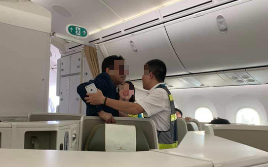 Khách thương gia bị tố sàm sỡ trên máy bay: Cục Hàng không chỉ ra điểm bất thường kèo nhà cái tỷ lệ bóng đá xử lý