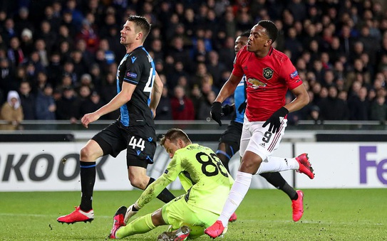 Europa League: Sai lầm hàng thủ, Man United suýt trả giá đắt