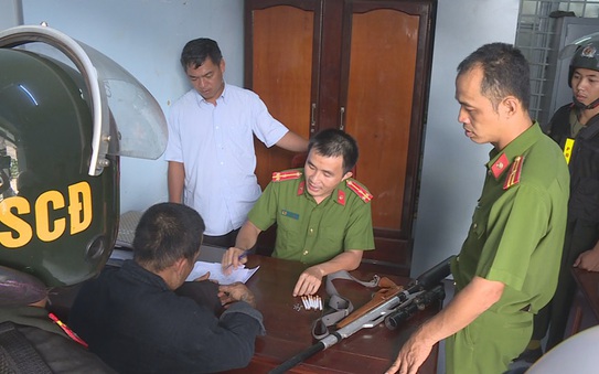 Vây ráp đối tượng nghiện ma túy, vác tỷ lệ kèo nhà cái hôm nay đi dạo trên đường