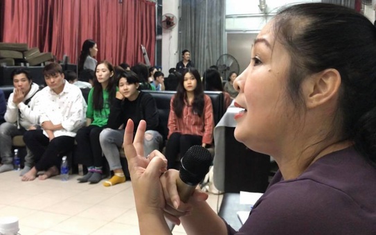 NSND Hồng Vân chuẩn bị kỹ nhân lực tỷ lệ kèo góc nhà cái 2 sân khấu kịch