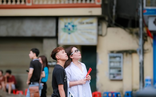 Hồ Văn Cường trổ mã, phổng phao bên mẹ nuôi tỷ lệ kèo góc nhà cái ngày càng trẻ đẹp