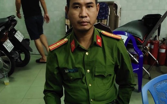 kèo nhà cái tỷ lệ bóng đá phụ nữ bị cảnh sát hình sự "dỏm" xông vào nhà đọc lệnh bắt giam kể gì?