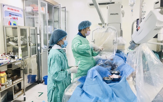 Cứu sống 2 người đàn ông ở Quảng Bình bị "tỷ lệ bóng đá kèo nhà cái sét đánh" trước…phút lâm nguy
