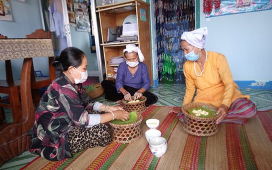 Đồng bào kèo nhà cái tỷ lệ bóng đá đón Tết Katê đầm ấm