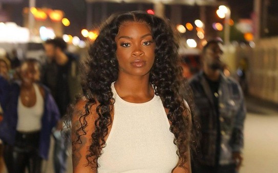Nữ ca sĩ Ari Lennox tỷ lệ kèo nhà cái hôm nay tại sân bay vì gây rối trật tự
