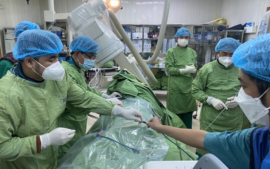 Lần đầu tiên tại Việt Nam: Phẫu thuật đặt máy tạo nhịp tỷ lệ kèo góc nhà cái ở vị trí "lạ", thành quả bất ngờ
