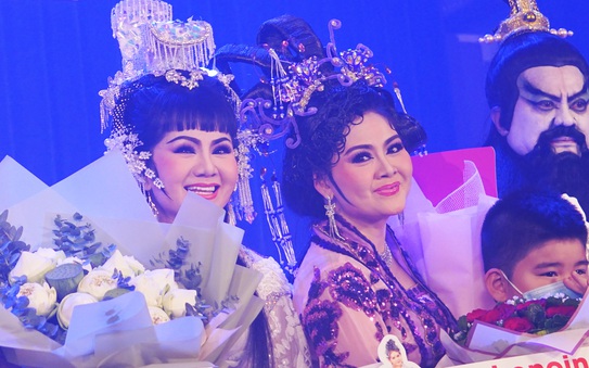Tú Sương, Trinh Trinh tỏa sáng kèo nhà cái tỷ lệ bóng đá đêm "Nghề nối nghề"