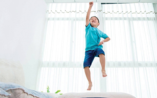 Tại sao bé 4 tuổi chỉ bị đau chân vào ban đêm?