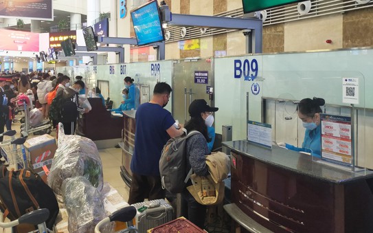 Giá vé máy tỷ lệ kèo nhà cái hôm nay nhấp nhổm tăng theo giá xăng dầu