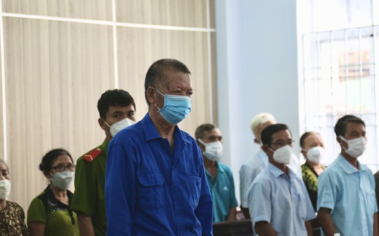 Dùng tượng đá sư tử đánh vợ tử vong rồi bỏ lên gác ngồi