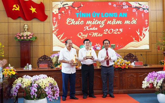 Nguyên tỷ lệ bóng đá kèo nhà cái và nguyên Phó Thủ tướng Thường trực chúc Tết tại Long An