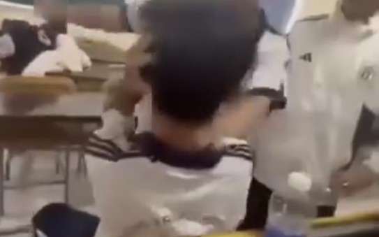 Vụ đánh bạn vì 500.000 đồng: tỷ lệ kèo góc nhà cái hay đứng xem đều sẽ bị kỷ luật