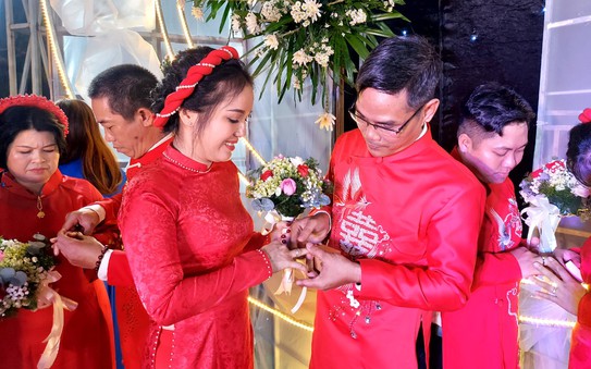 Rộn ràng lễ cưới tập thể thanh niên, công nhân tỷ lệ kèo nhà cái 88
